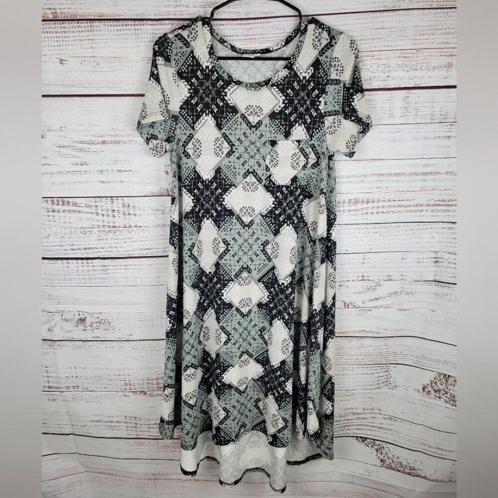 Lularoe Carly Black Gray Geometric Patterns Short Sleeve Hi Lo Dress Size XS